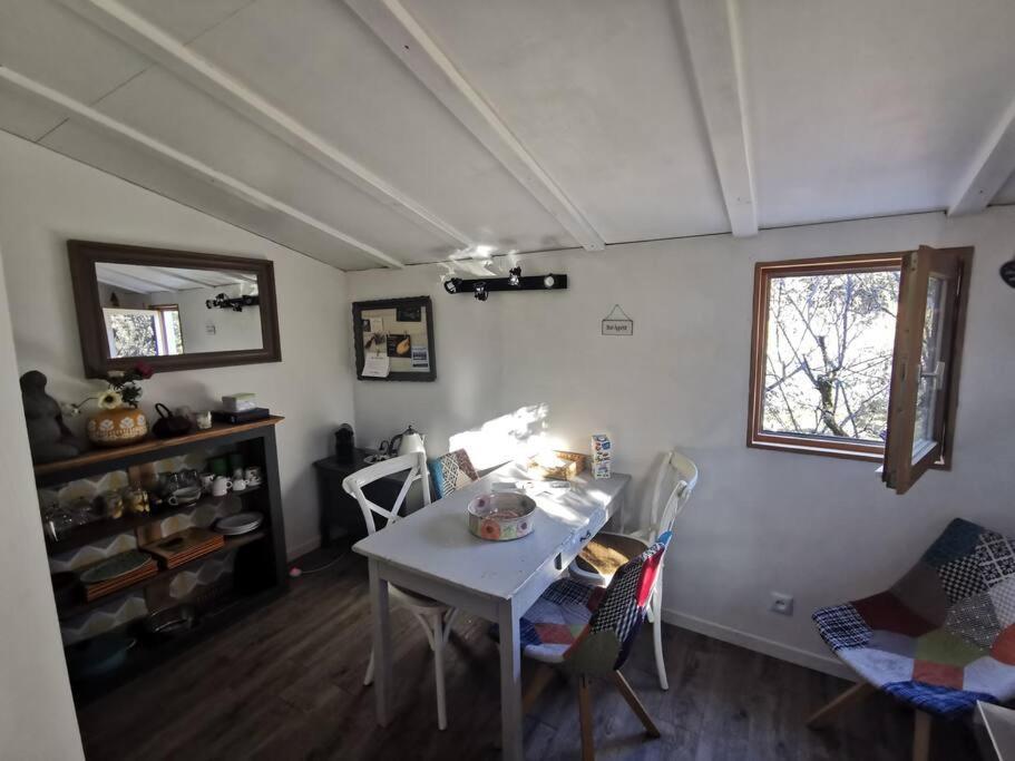 Malemort-du-Comtat Entre Ventoux Et Luberon, Appartement Dans Maison. מראה חיצוני תמונה