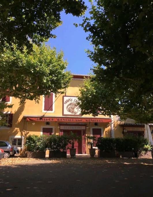 Malemort-du-Comtat Entre Ventoux Et Luberon, Appartement Dans Maison. מראה חיצוני תמונה