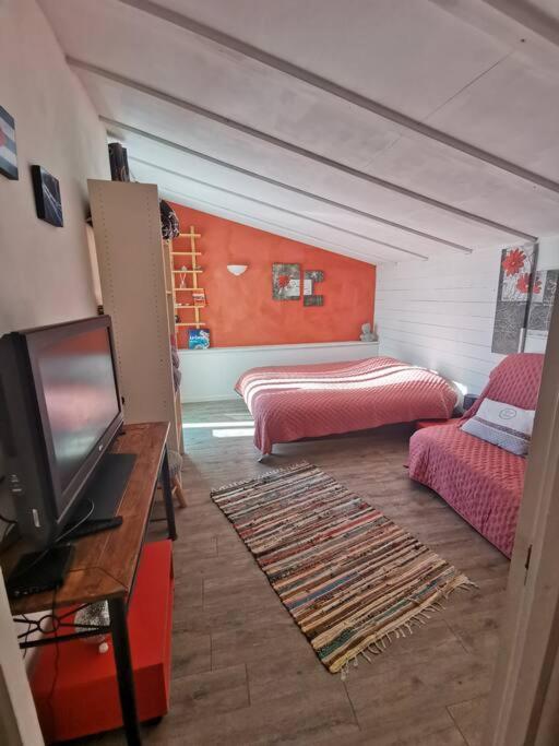 Malemort-du-Comtat Entre Ventoux Et Luberon, Appartement Dans Maison. מראה חיצוני תמונה