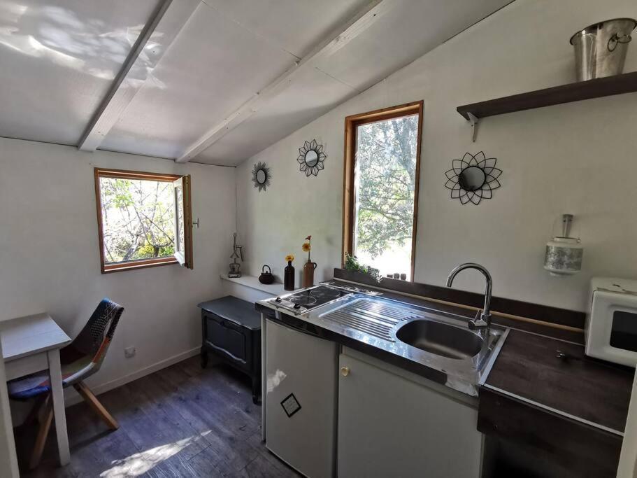 Malemort-du-Comtat Entre Ventoux Et Luberon, Appartement Dans Maison. מראה חיצוני תמונה