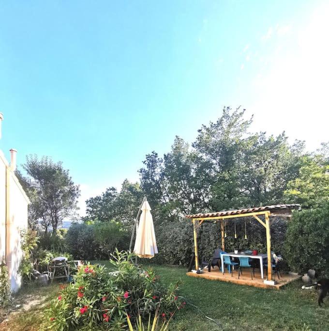 Malemort-du-Comtat Entre Ventoux Et Luberon, Appartement Dans Maison. מראה חיצוני תמונה